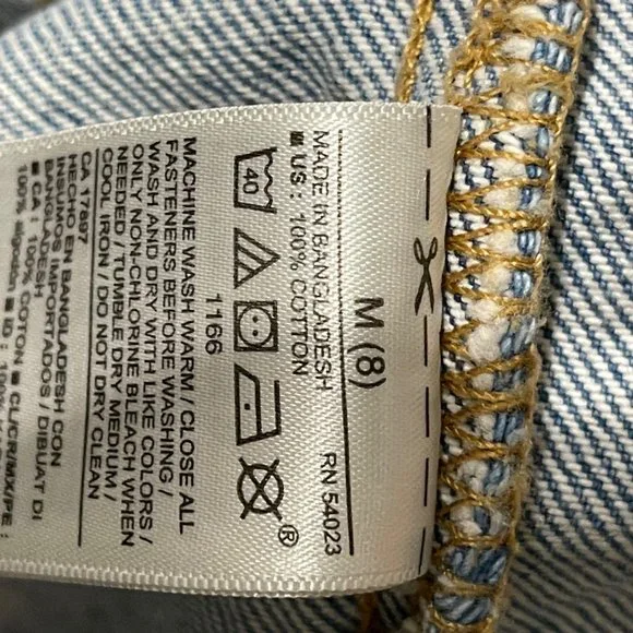 Old Navy women’s/teen size M long sleeve medium wash denim jean jacket - Picture 8 of 10